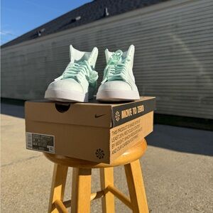 Nike Shoes in Mint Green/Tiffany Blue